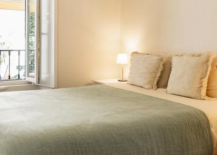 Sunny Patio * Lisboa